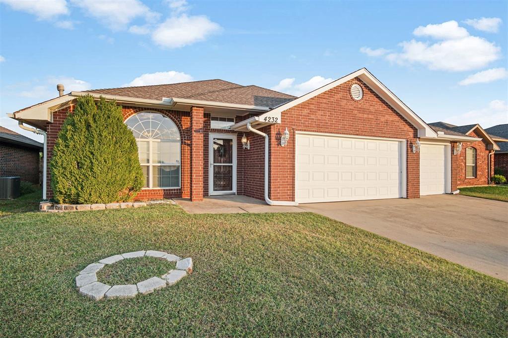4232 Manhattan Drive Property Photo