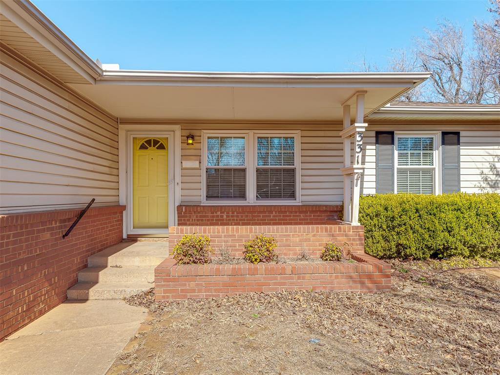 331 W Hurd Street Property Photo