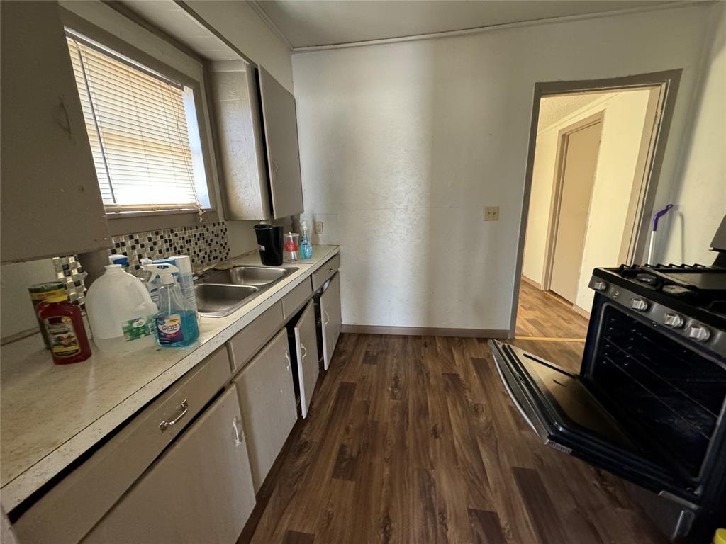 809 N Highland Street Property Photo 8