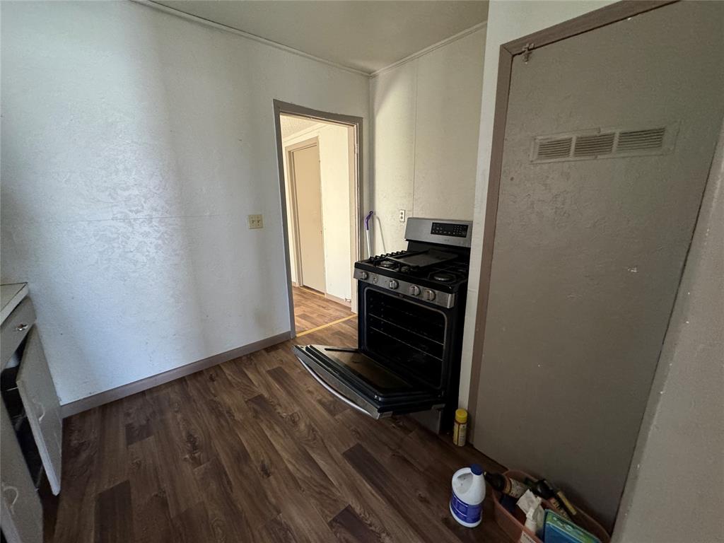 809 N Highland Street Property Photo 9