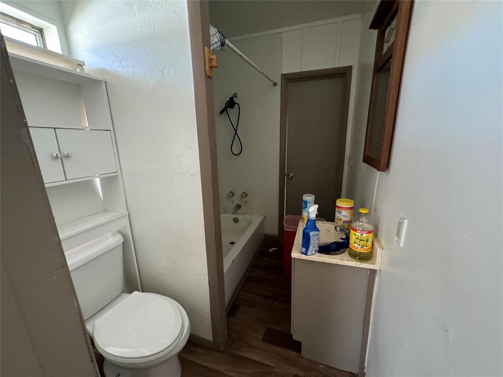 809 N Highland Street Property Photo 14