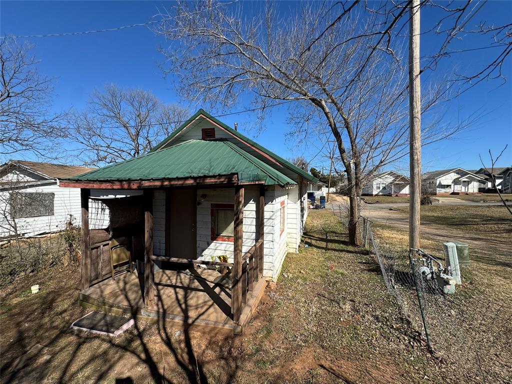 809 N Highland Street Property Photo 22