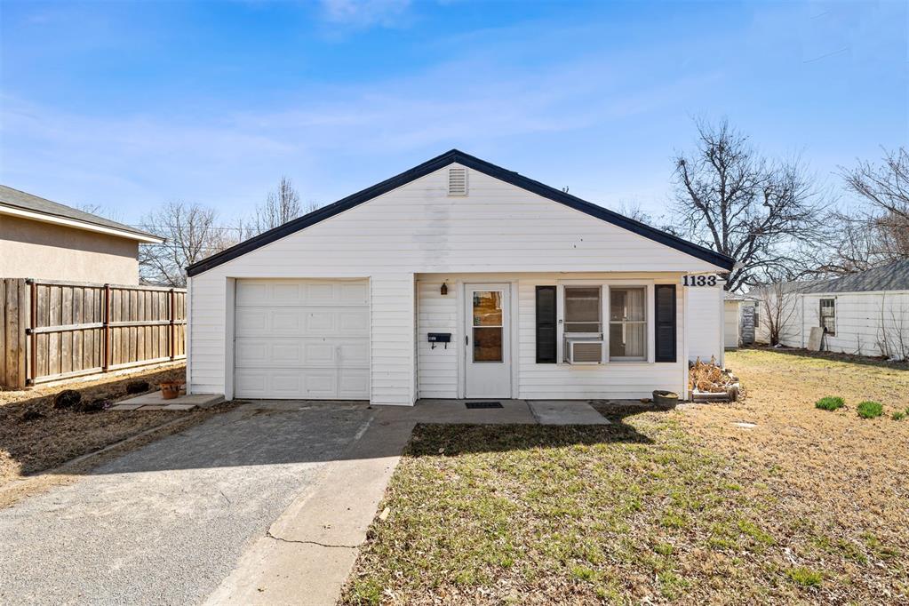 1133 S Miles Avenue Property Photo