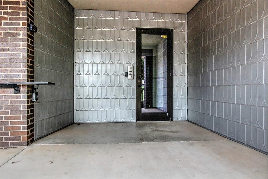 444 N Central Avenue 110 Property Photo 5