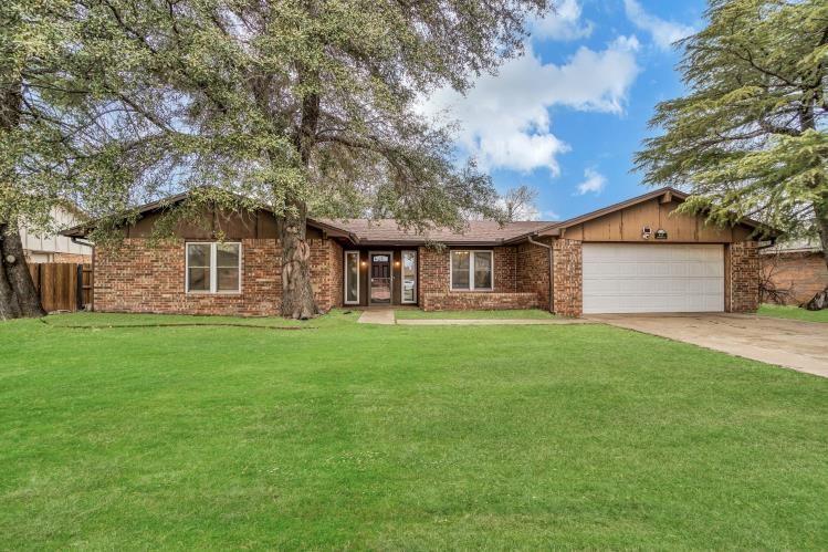 613 Cambridge Drive Property Photo