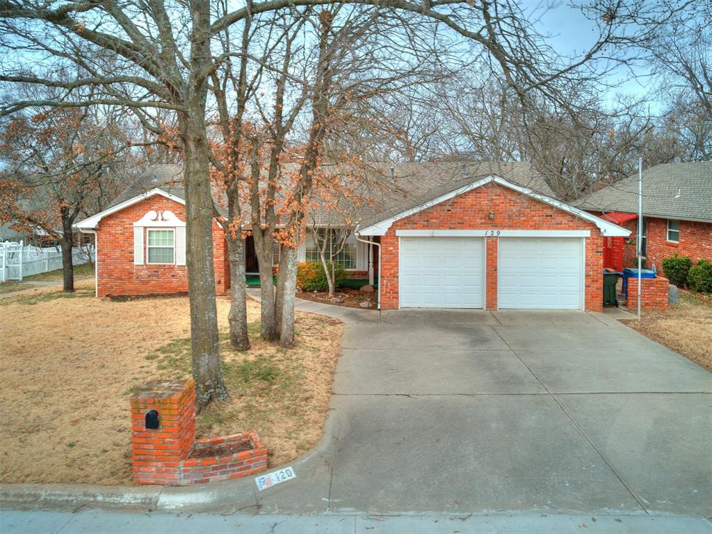 129 Chaucer Crescent Street Property Photo