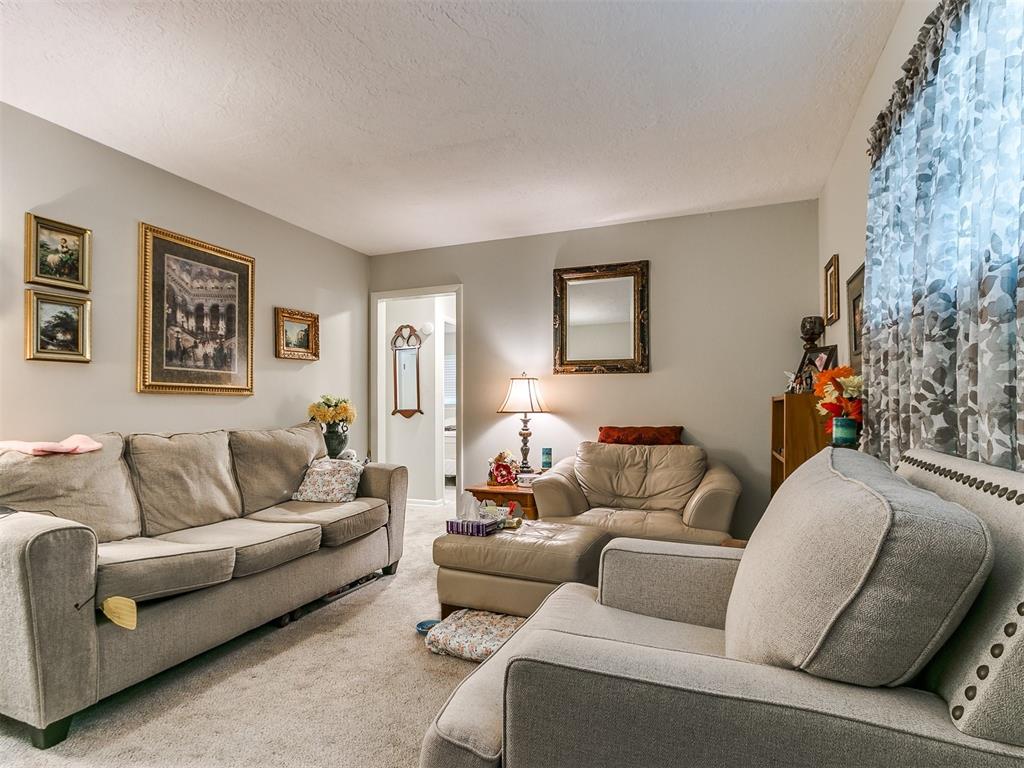 913 N Berry Road Property Photo