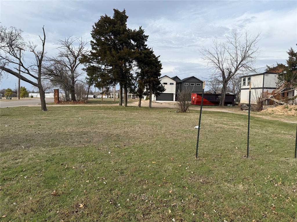 737 W Main Street Property Photo 2