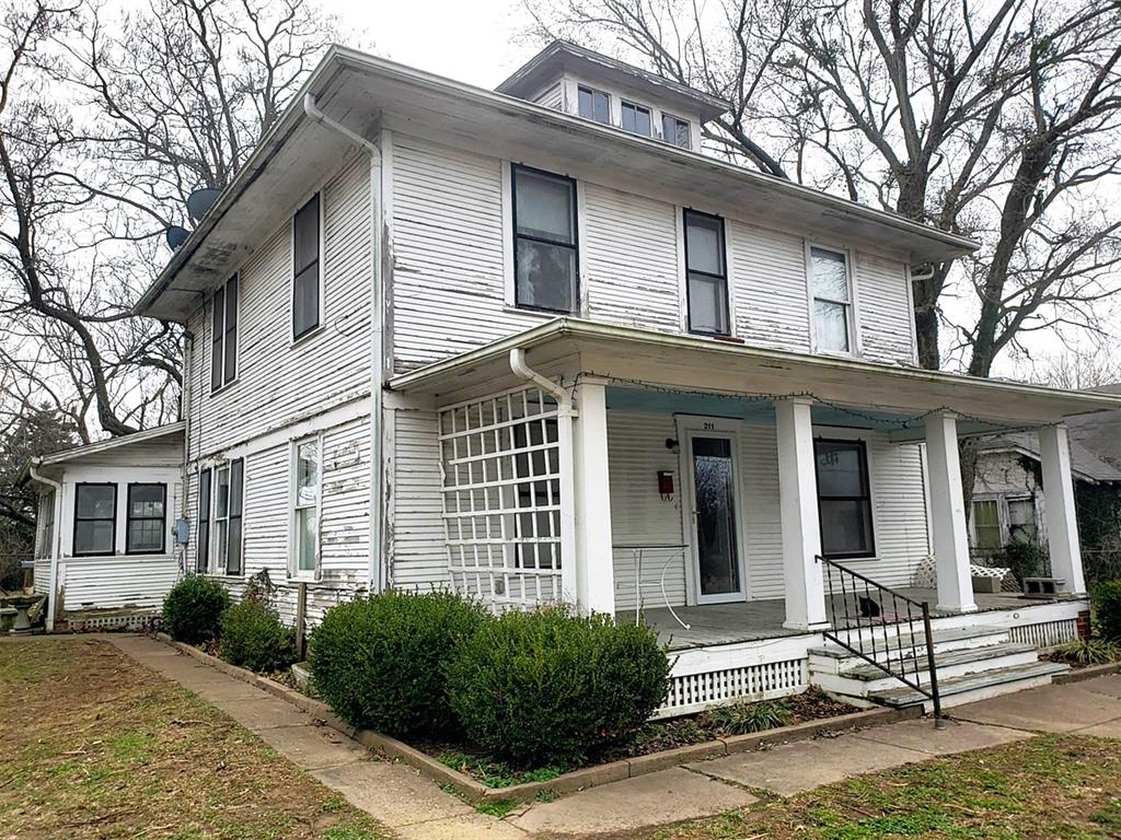 211 N Lowe Street Property Photo