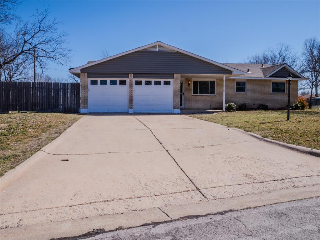 145 Ne Babbit Street Property Photo