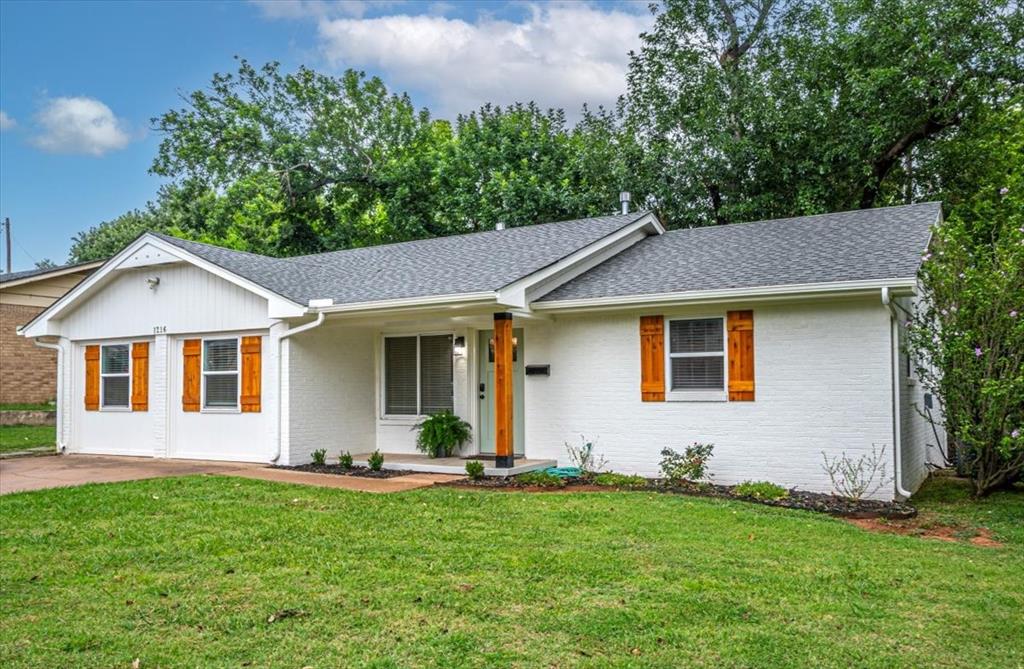 1216 N Walker Drive Property Photo