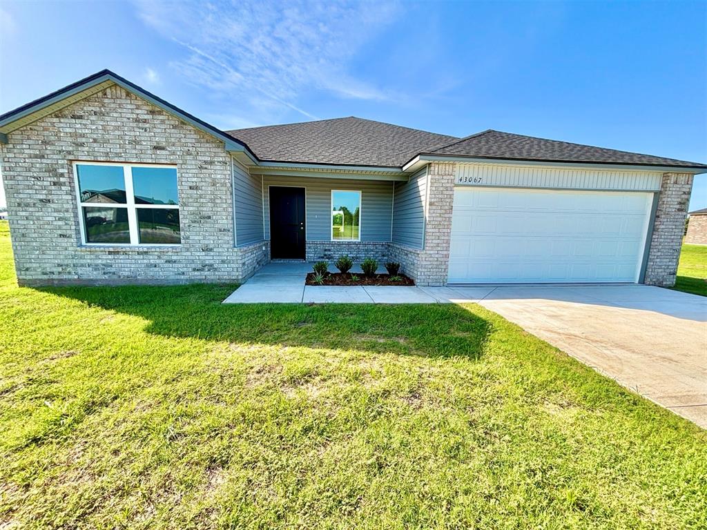 43067 Wagon Trail Property Photo 1