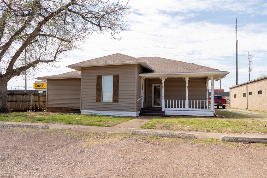 211 N Walnut Street Property Photo