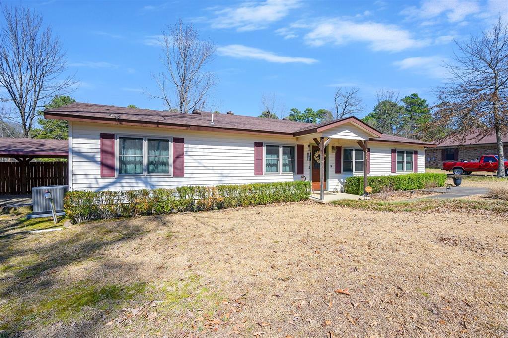 908 Circle Drive Property Photo 2