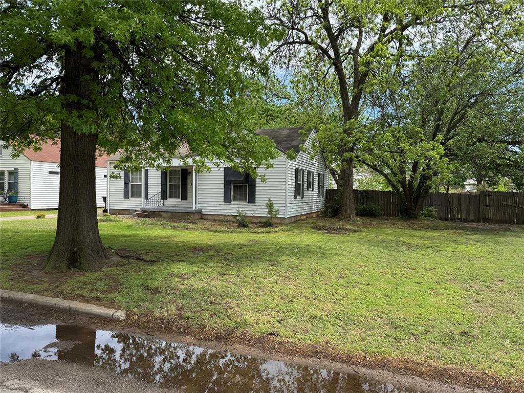 4308 N Redmond Avenue Property Photo 1