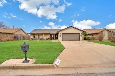1601 Oxford Drive Property Photo