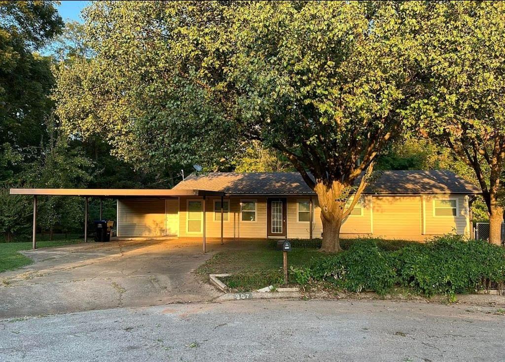 907 Susan Drive Property Photo