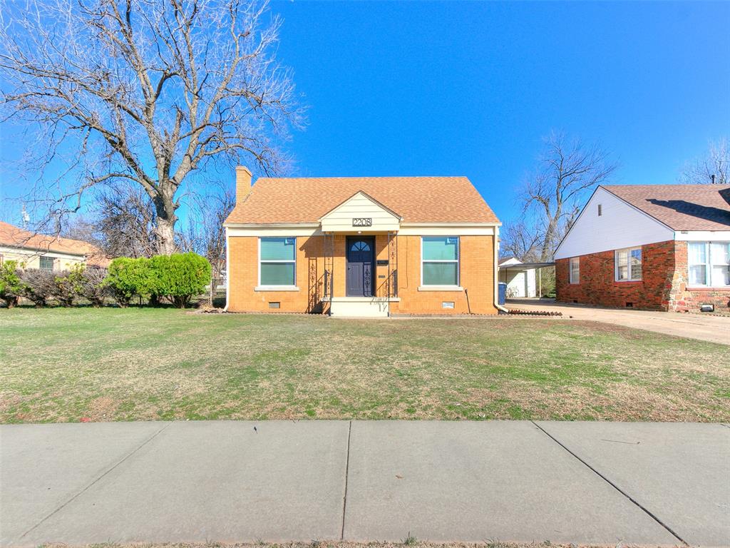 2208 N Hood Street Property Photo