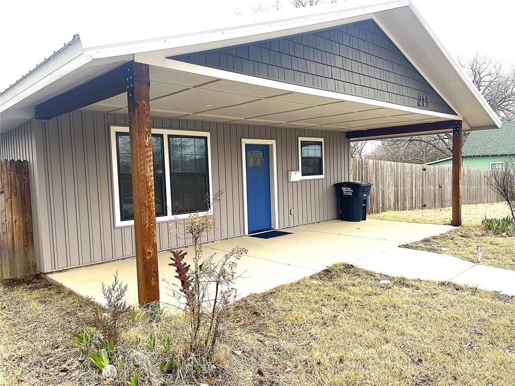 215 N Mckinley Avenue Property Photo