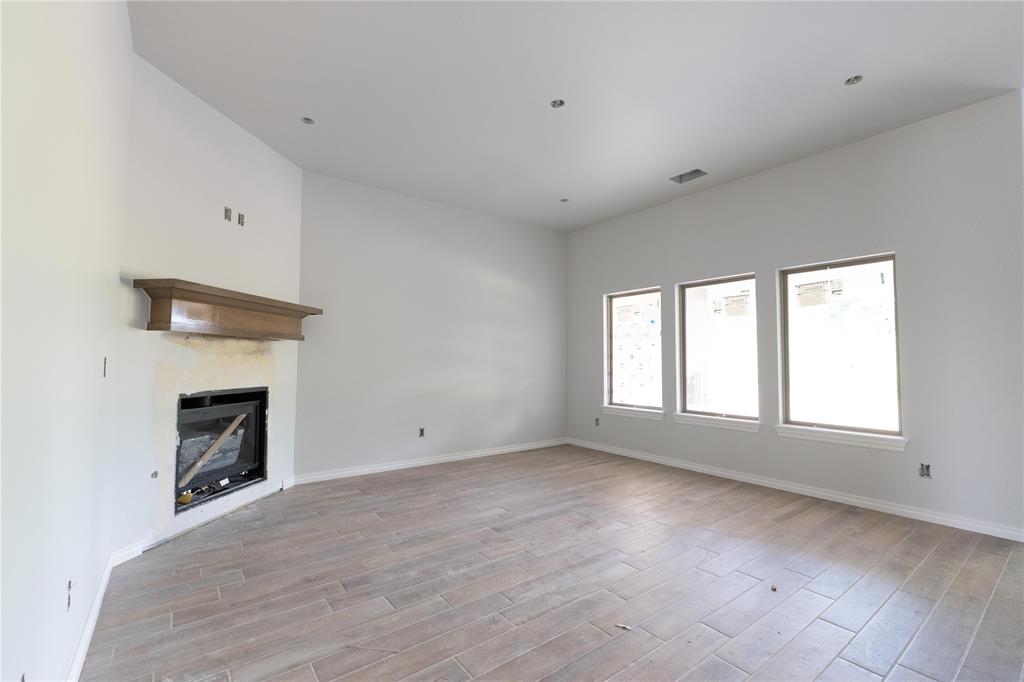 3805 Lleyton Drive Property Photo 3
