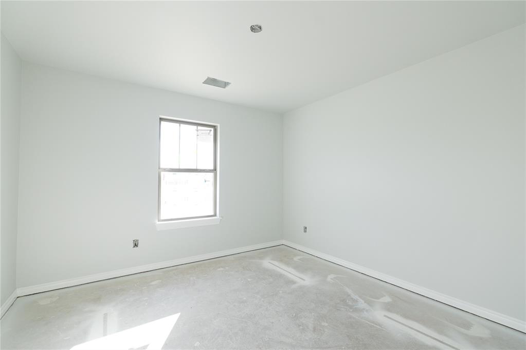 3805 Lleyton Drive Property Photo 8