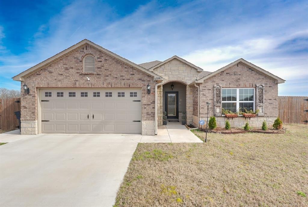 42195 Elles Way Property Photo