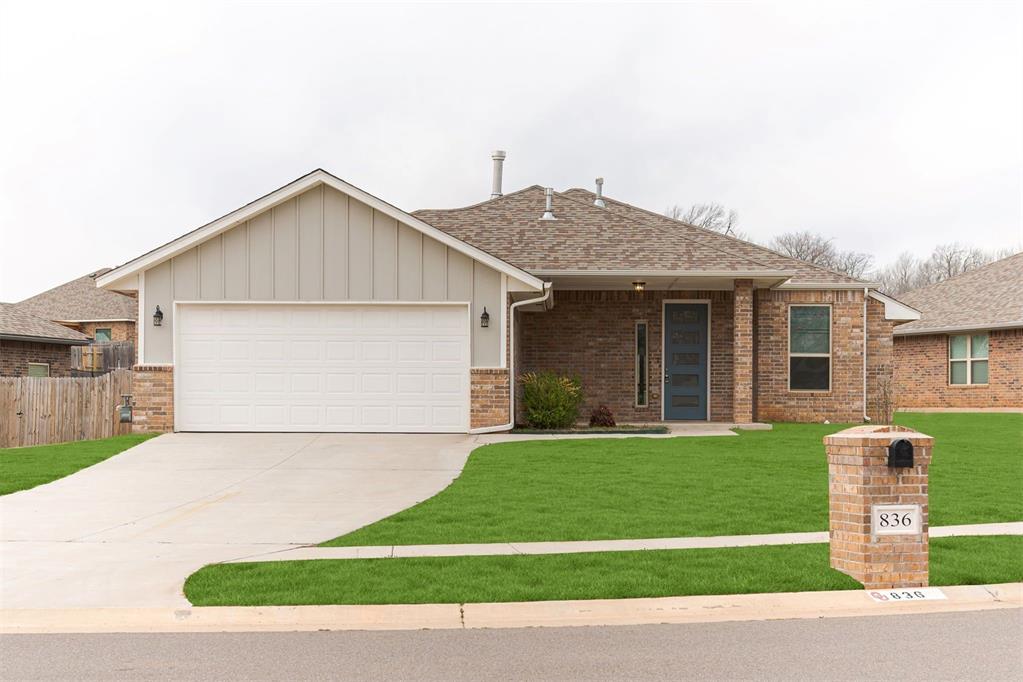 836 Twin Lakes Drive Property Photo