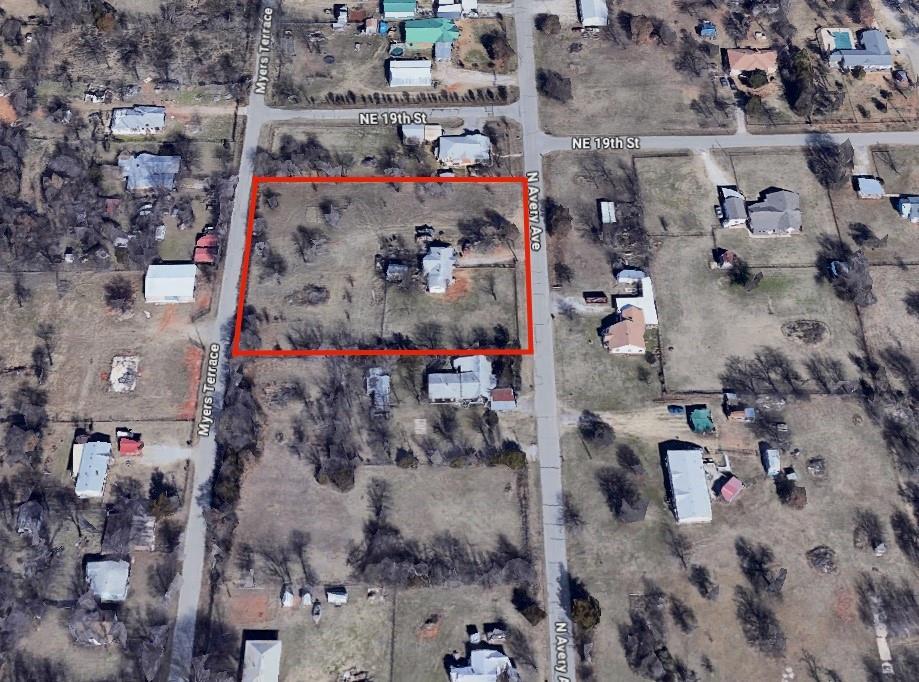 1915 N Avery Avenue Property Photo