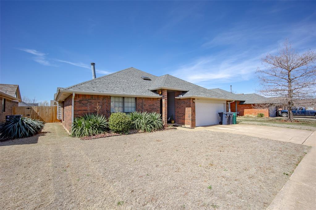 12113 Blueway Avenue Property Photo