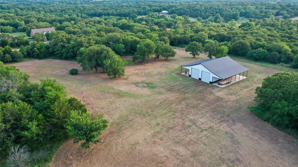 19557 E Coffee Creek Road Property Photo