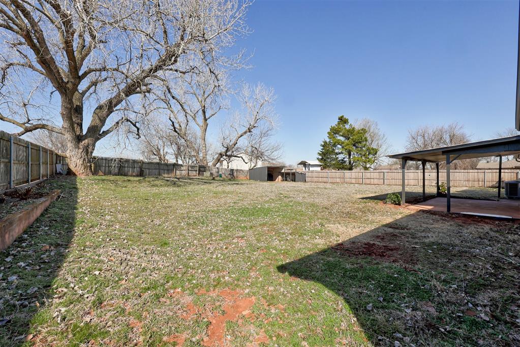 611 N Canadian Terrace Property Photo 3