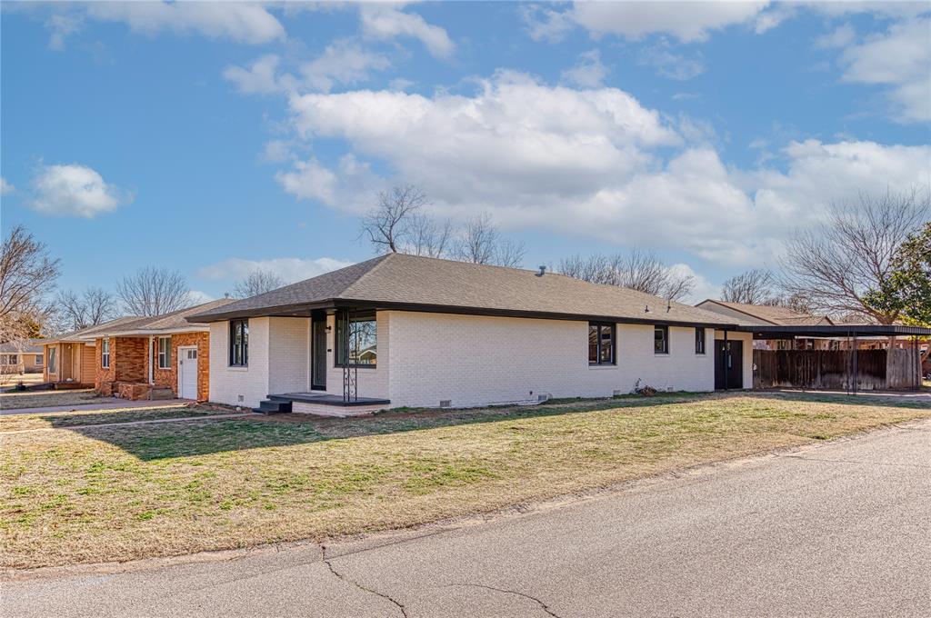 1123 Bedford Drive Property Photo