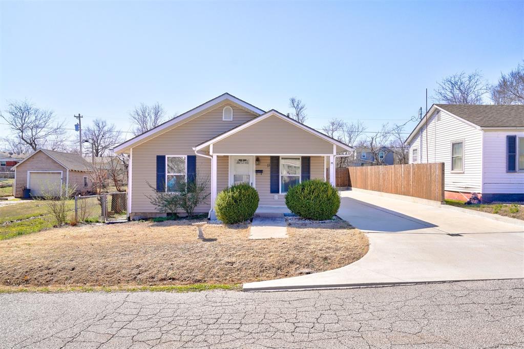11 W Pulaski Street Property Photo