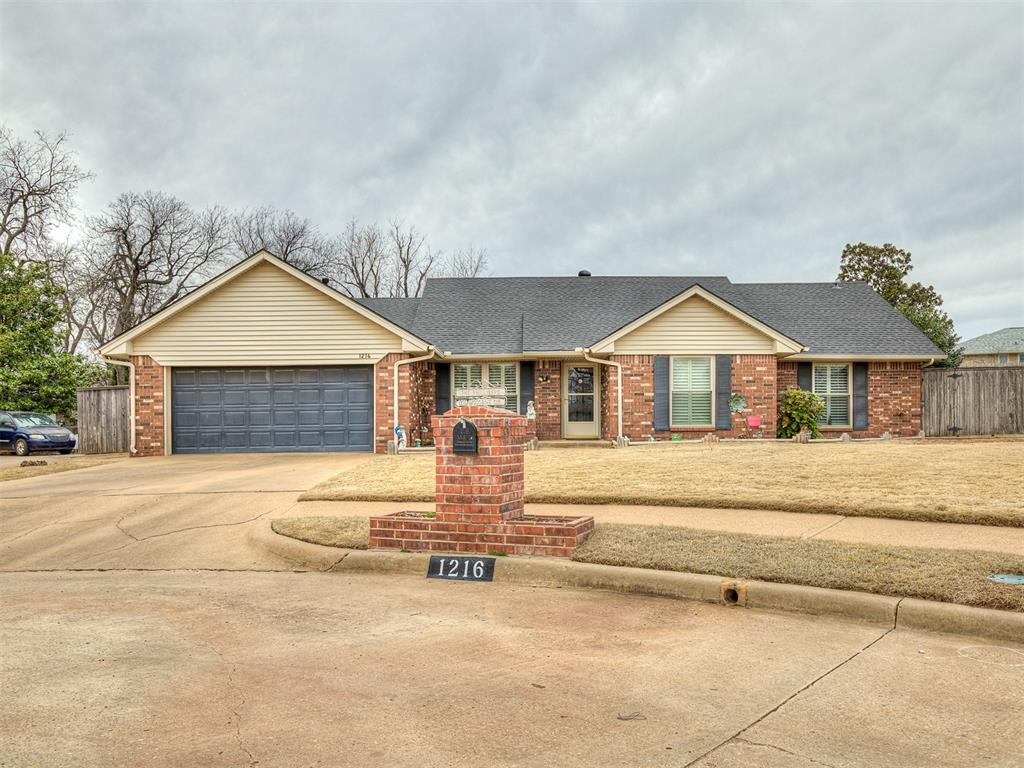 1216 Woodbine Circle Property Photo