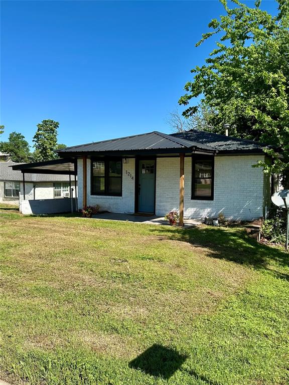 1214 E Cleveland Avenue Property Photo