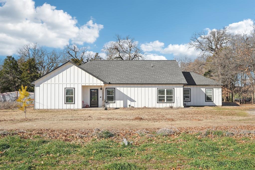 4275 N Rockwell Avenue Property Photo