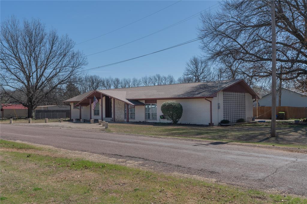 1101 E Chickasaw Street Property Photo