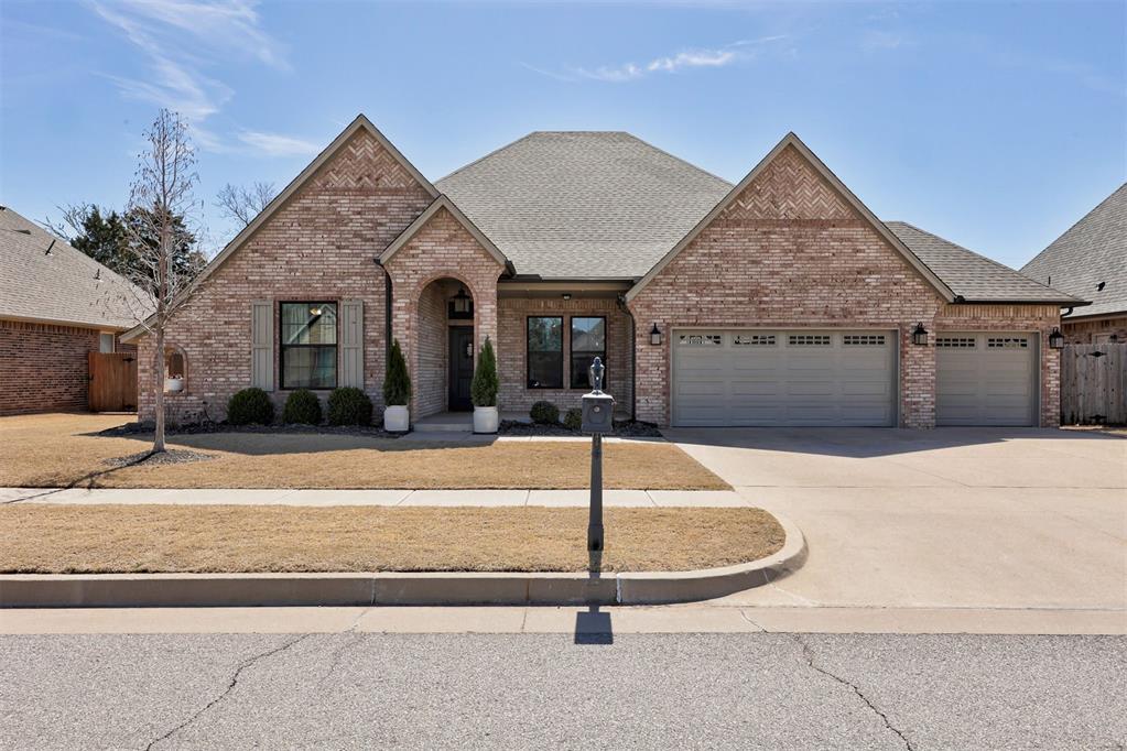 812 Nw 185th Street Property Photo