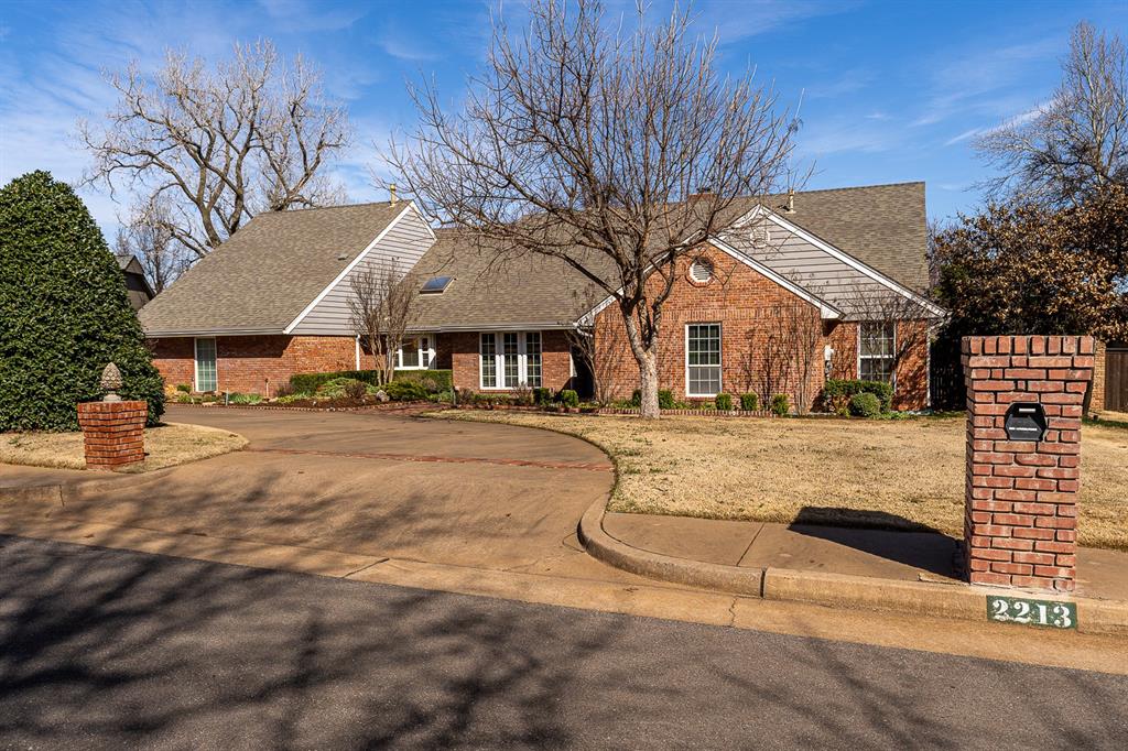 2213 Berryhill Court Property Photo