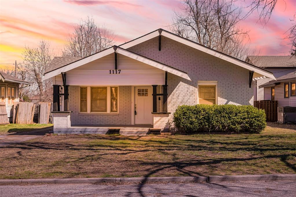 1117 S Macomb Avenue Property Photo