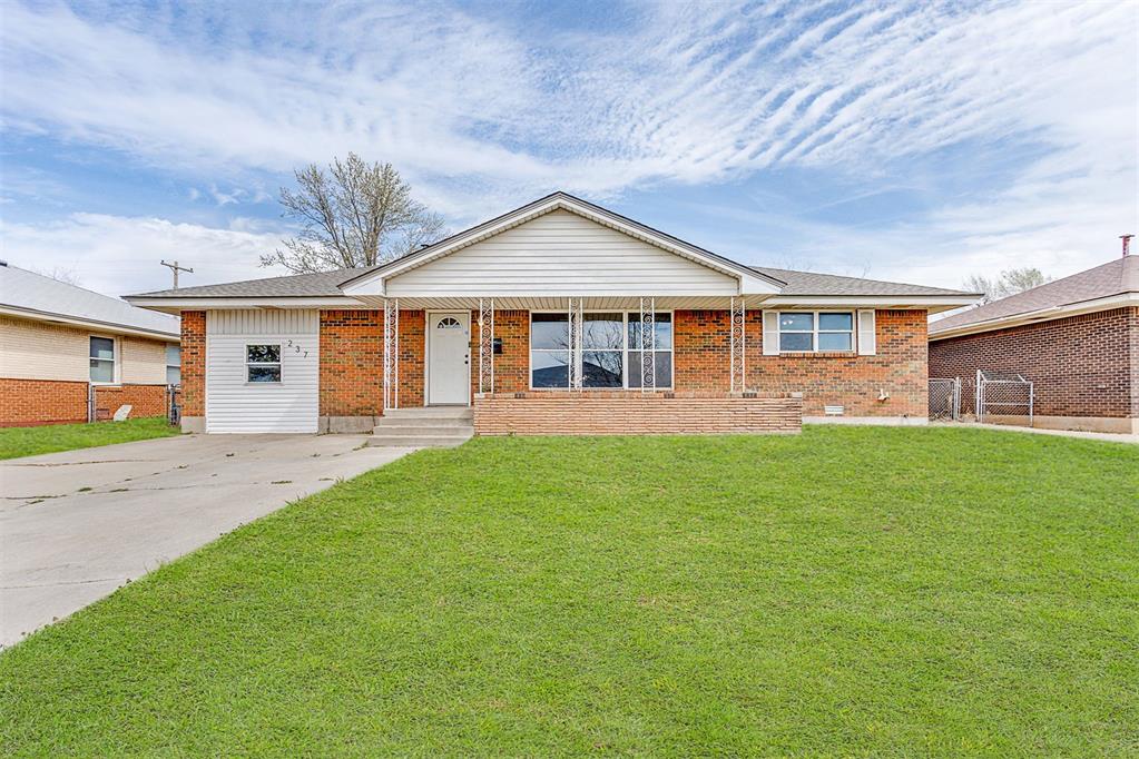 237 W Coe Drive Property Photo