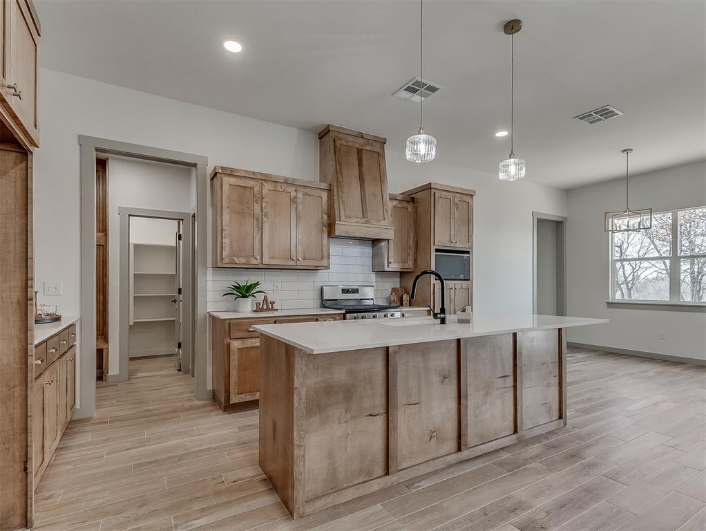 1208 Jerzee Mae Road Property Photo