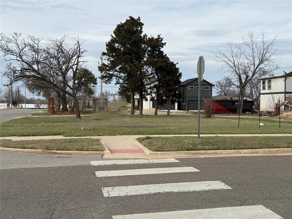 739 W Main Street Property Photo