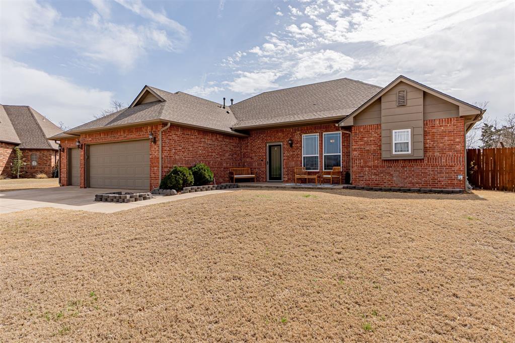 1240 Lone Oak Street Property Photo