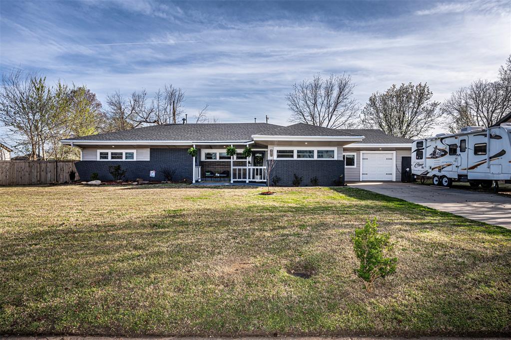 905 Lee Street Property Photo