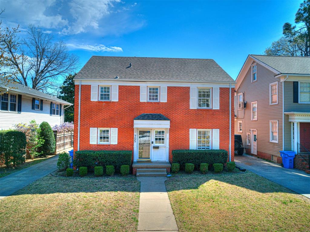 705 Chautauqua Avenue Property Photo