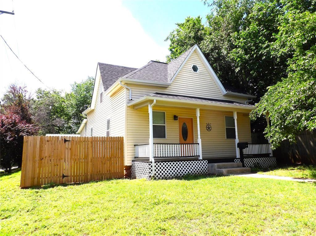 207 E College Avenue Property Photo