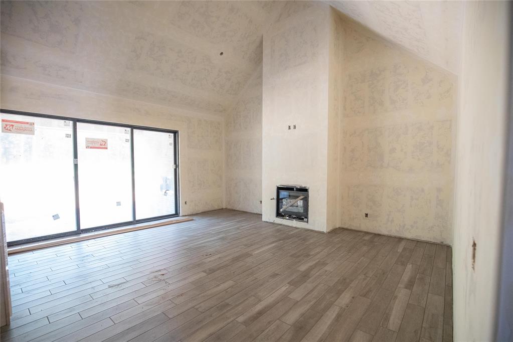 14016 Willow Lane Property Photo 1