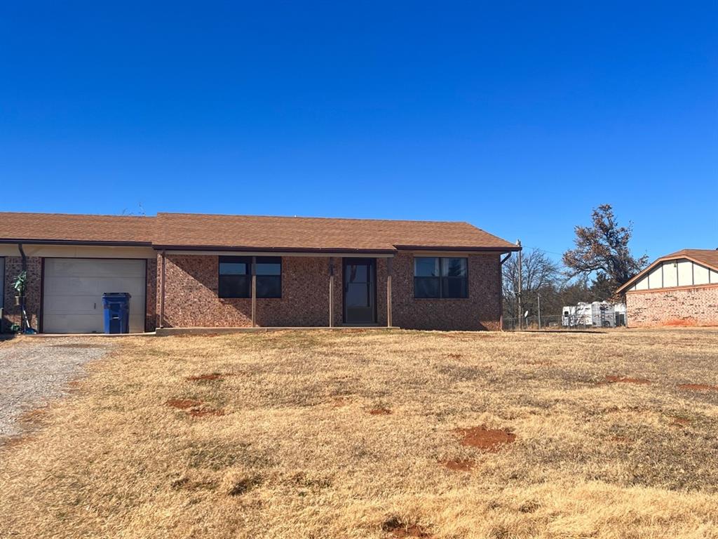 928 N County Line Road Property Photo 1