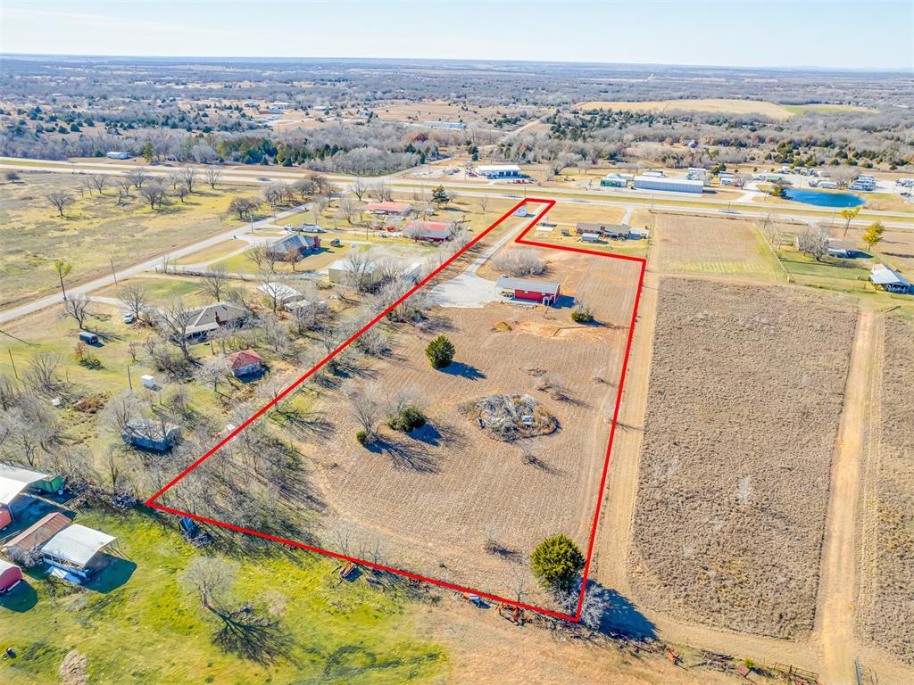 2810 S Highway 81 Property Photo 2